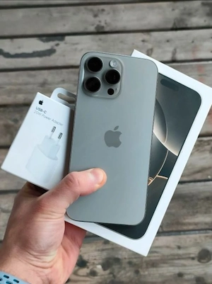 Apple iPhone 16 Pro Max  Bild 4