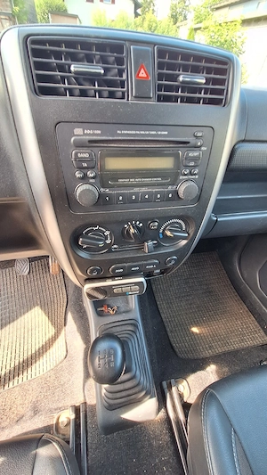 Suzuki Jimny 1.3 deluxe Bild 4