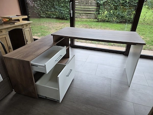 Schreibtisch Bild 3