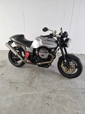 Moto Guzzi V11 Sport Naked Bild 2
