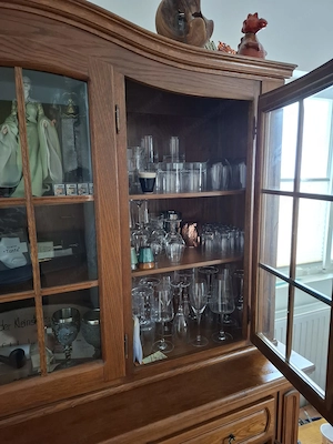 2-Teilige Glasvitrine in sehr guten Zustand Bild 4