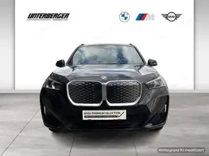 BMW iX1 xDrive30 M-Sport // Head-Up Display // Driving Assistant Plus Bild 2