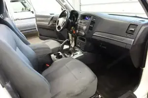 Mitsubishi Pajero Bild 9