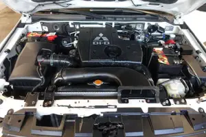 Mitsubishi Pajero Bild 16