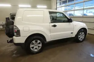 Mitsubishi Pajero Bild 11