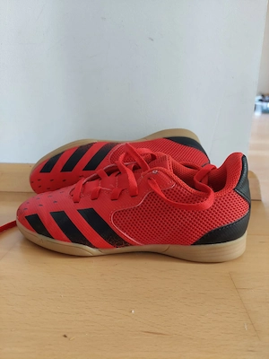 Hallenturnschuhe Adidas Predator Gr. 32 Bild 2