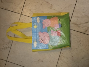 Peppa Wutz Figuren mit Picknick Zubehör Bild 2