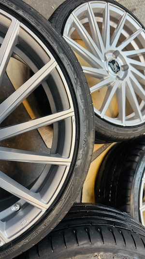 Ultra Wheels UA9 Storm Kompletträder 8,5J x 19 Zoll mit Reifen Bild 2