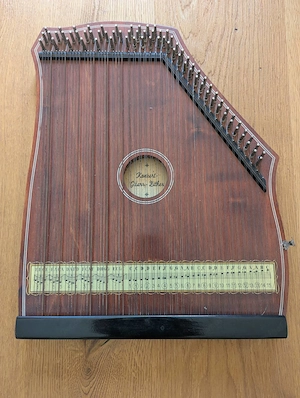 Konzert-Gitarre-Zither zu verschenken   guter Zustand Bild 2