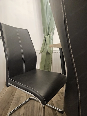 Esszimmertisch mit 6 Stühlen