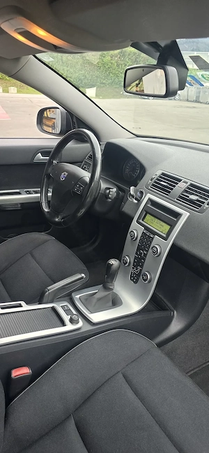 Volvo V50 1.6 D Super Zustand Bild 4