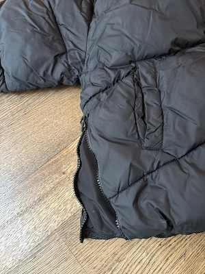 Kurze Winterjacke in schwarz ZARA - GR. 140cm Bild 4