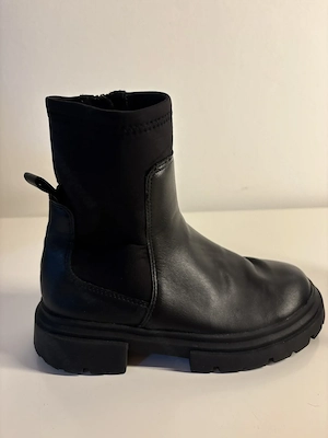 Stiefelette von ZARA mit Reißverschluss GR 32
