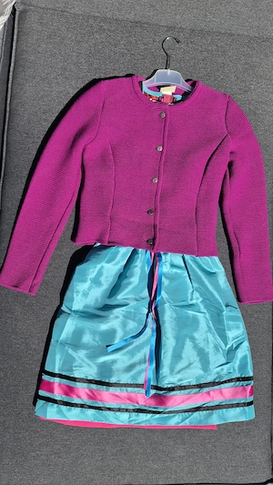 Isar Trachten Dirndl Gr. 152 mit Bluse & Strickjacke   einzeln oder Set -  sehr guter Zustand Bild 8