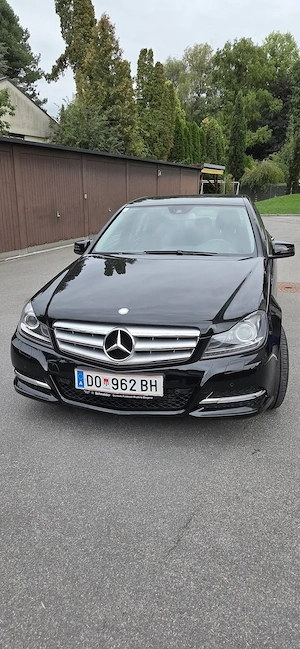 Mercedes Benz C 200 CDI nur 52.000 km Bild 3