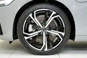Volvo V60 Ultra, T8 Plug-in Hybrid, Elektrisch/Benzi Bild 4