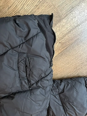 Kurze Winterjacke in schwarz ZARA - GR. 140cm Bild 4