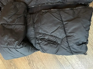 Kurze Winterjacke in schwarz ZARA - GR. 140cm Bild 2