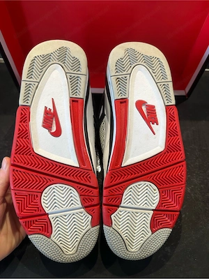 Air Jordan 4 Retro Bild 4