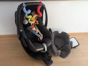 Maxi-Cosi Pebble Plus inkl. Isofix-Station & Zubehör   Unfallfrei