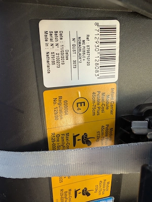 Maxi-Cosi Pebble Plus inkl. Isofix-Station & Zubehör   Unfallfrei Bild 3