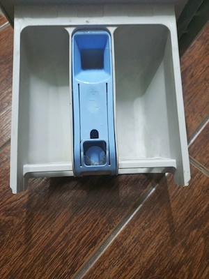 Waschmittelbehälter für die Waschmaschine Bild 2