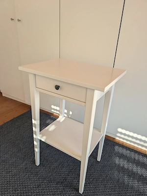 Nachtkästchen   Ablagetisch Bild 2