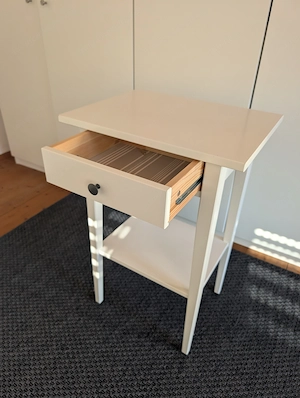 Nachtkästchen   Ablagetisch Bild 3