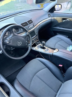 Mercedes-Benz E220 CDI, W211 Bild 3