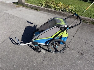 Fahrradanhänger Thule Sport für 1 Kind mit viel Zubehör Bild 2