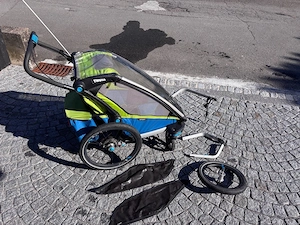 Fahrradanhänger Thule Sport für 1 Kind mit viel Zubehör Bild 3