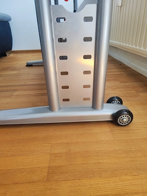 Höhenverstellbarer Schreibtisch mit Rollen Bild 4