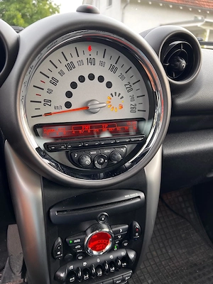 Mini Cooper D Countryman ALL4 Bild 3