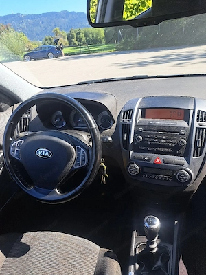 Kia Ceed 1.6 Diesel Tüv 01 2027 Bild 6