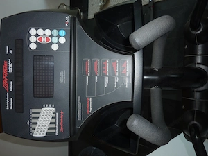 Life Fitness X9i Elliptical Crosstrainer schwarz Bild 2
