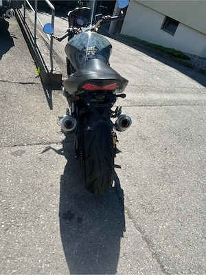 Kawasaki Z1000 Bild 4