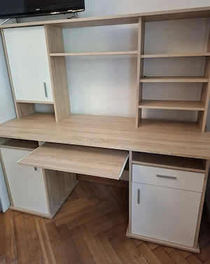 Schreibtisch mit viel Ablagemöglichkeit Bild 2