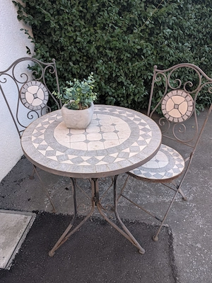 Garten oder Outdoor Tisch und 2 Stühle  Bild 3