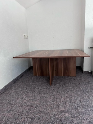 Coutchtisch Bild 2