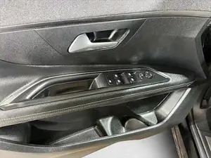 Peugeot 3008 Bild 12