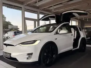Tesla Model X Bild 2
