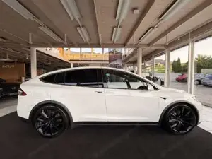 Tesla Model X Bild 7