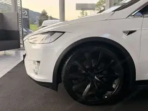 Tesla Model X Bild 14