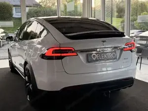 Tesla Model X Bild 6