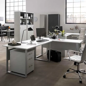 Büroplatz in großem Büro in SCHWARZACH Bahnhofsnähe 