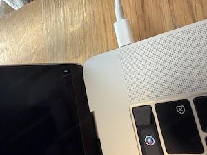 MacBook Pro 15-inch, 2019 zu verkaufen Bild 3