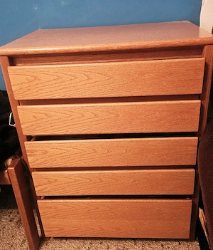 Schlafzimmerschrank und Kommode  Bild 2