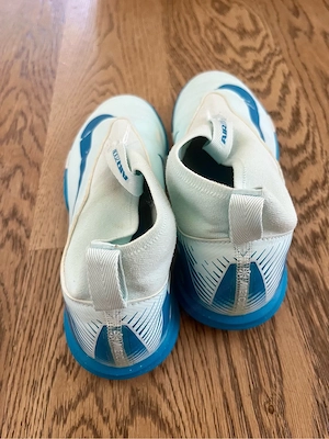 Hallenschuhe Nike Gr 38,5 Bild 2