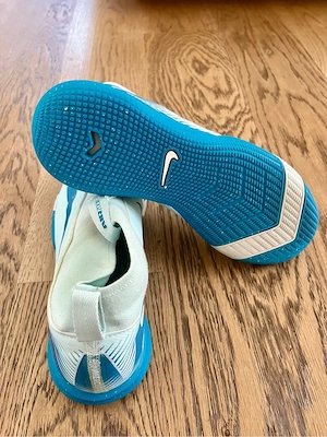 Hallenschuhe Nike Gr 38,5 Bild 4