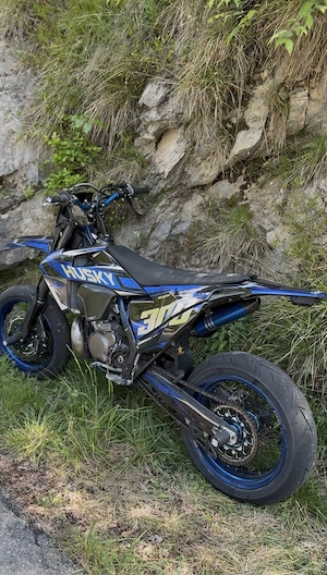 Husqvarna TE300i Supermoto Bild 4